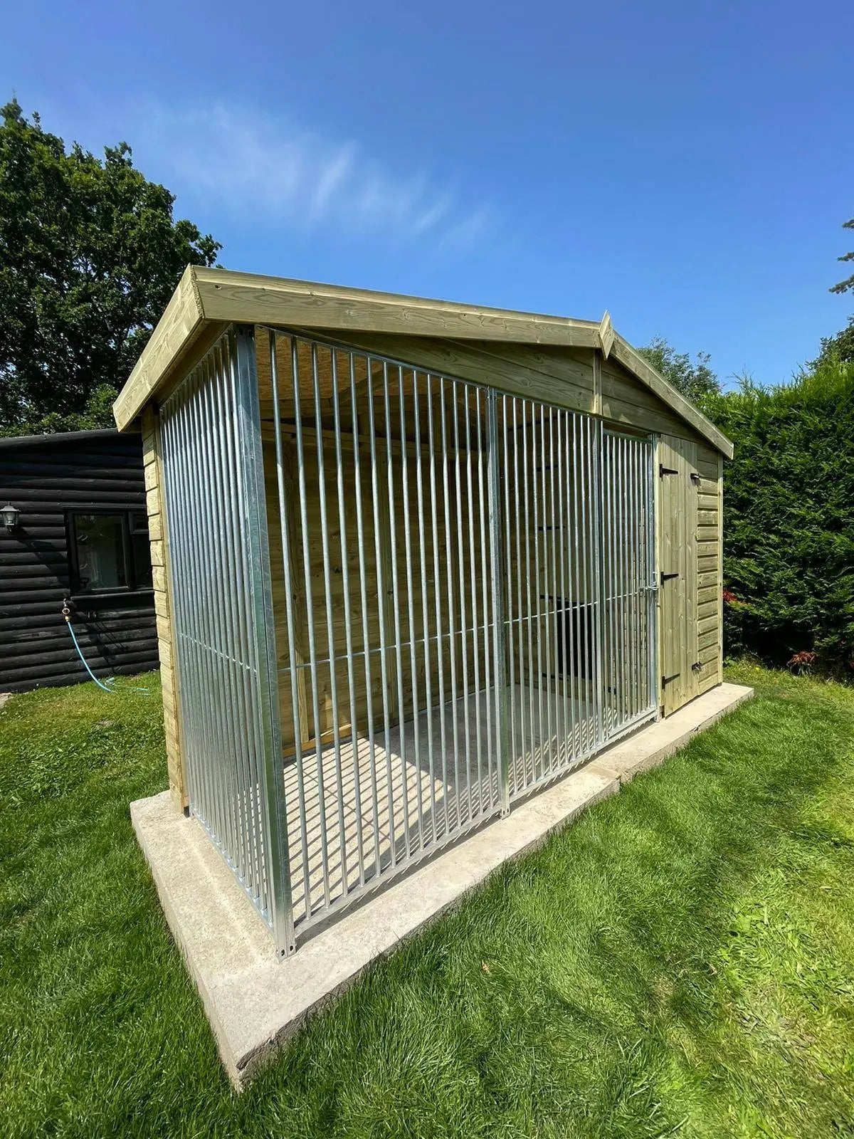 Single Dog Kennel | 14 X 4 ft | Benchmark Kennels