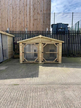 Outdoor Dog Kennels & Animal Housing