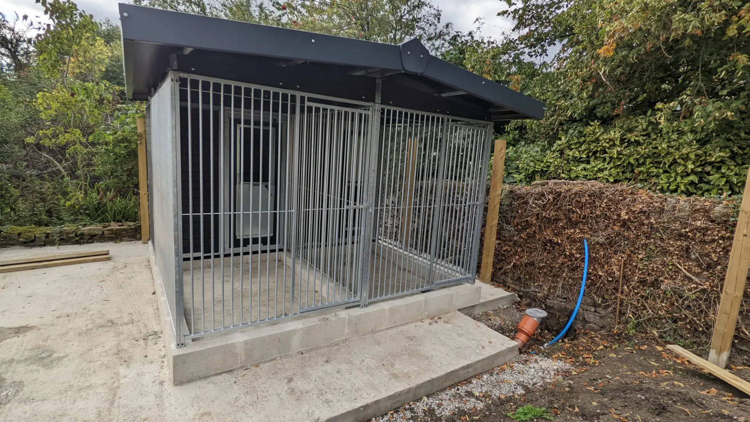 10 X 8 ft Duo Eco Thermal Plastic Dog Kennel