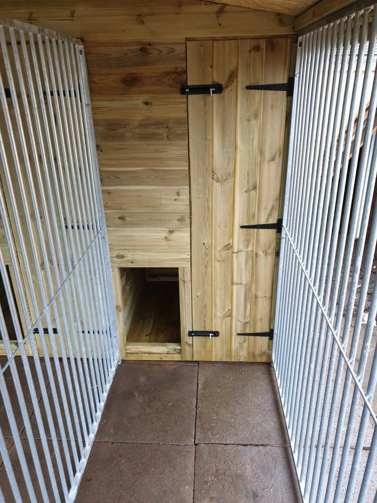 13 X 8 ft Four Bay Kennel