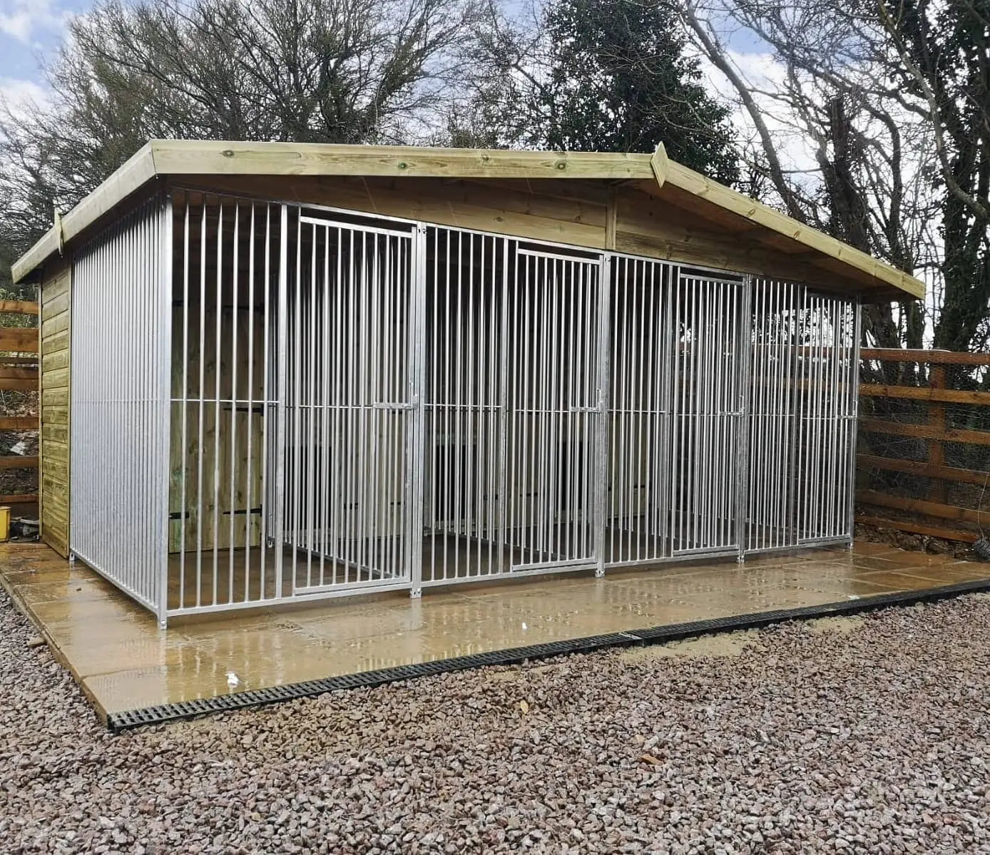 16 X 8 ft Four Bay Dog Kennel