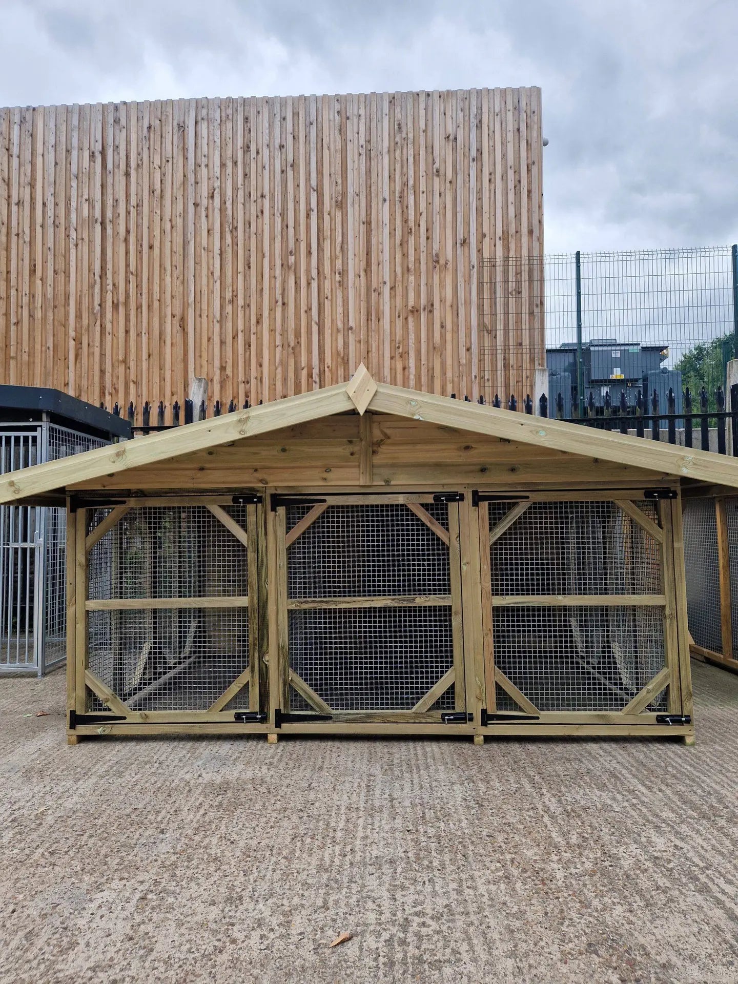 12 X 12 ft Triple Dog Kennel  / Animal Housing