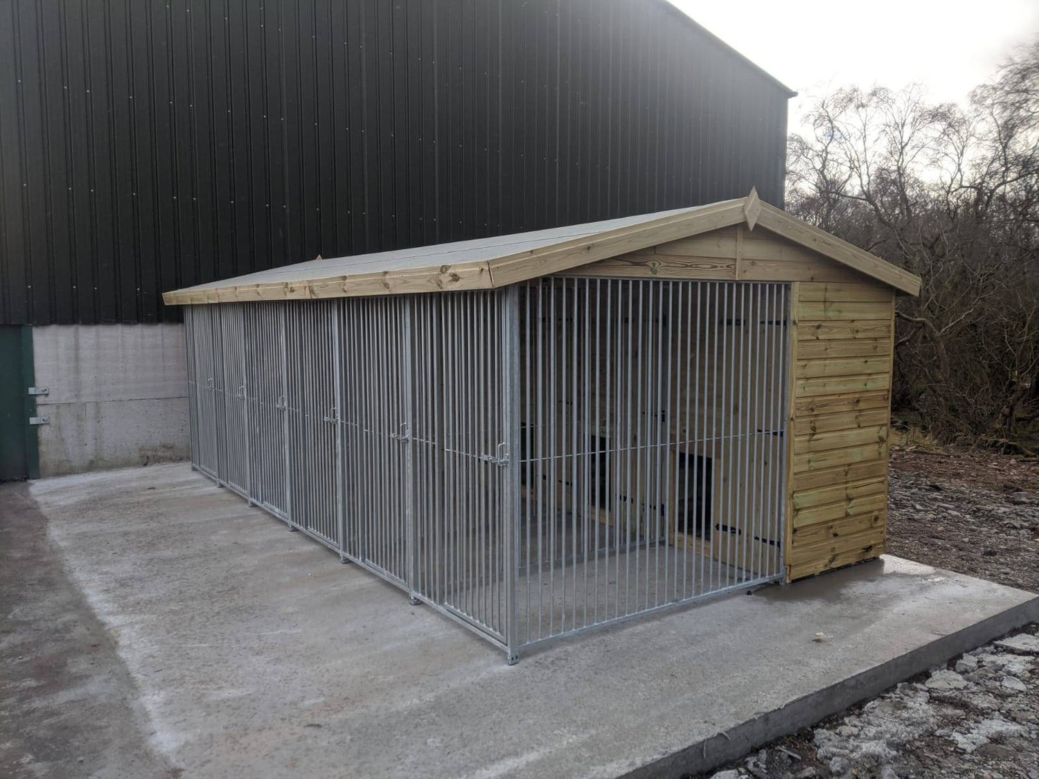 20 X 10 ft Six Bay Dog Kennel