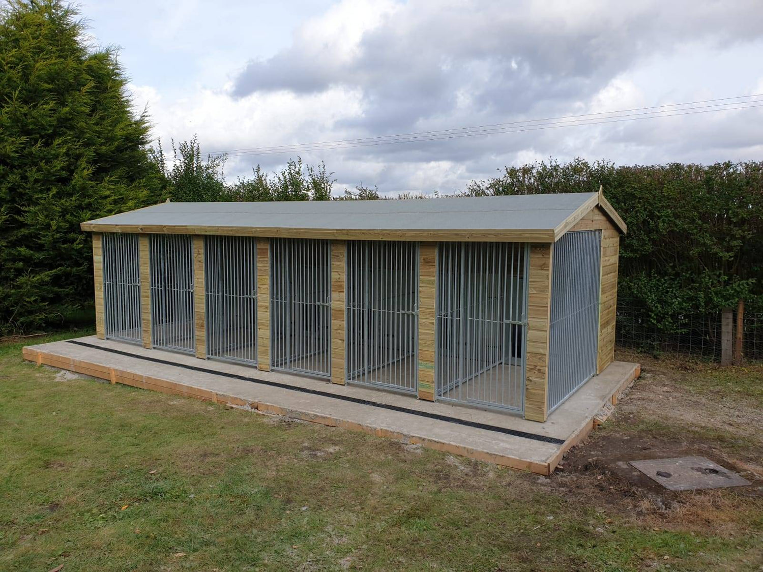 24 X 12 ft Six Bay Dog Kennel
