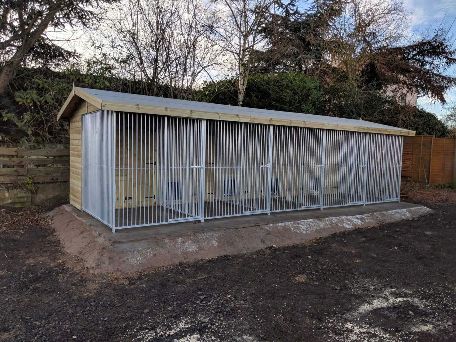 33 X 10 ft Five Bay Dog Kennel