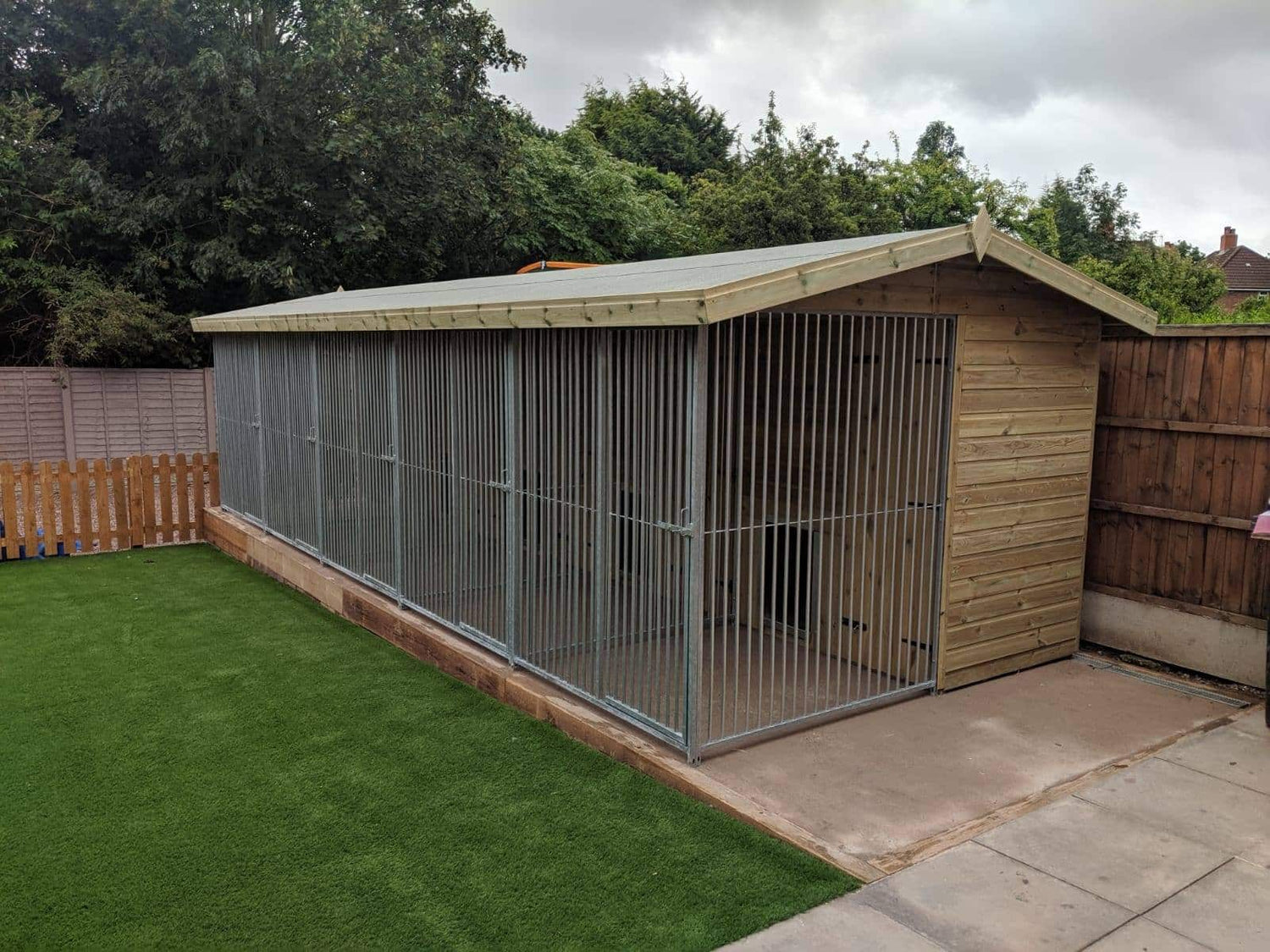 25 X 8 ft Five Bay Dog Kennel