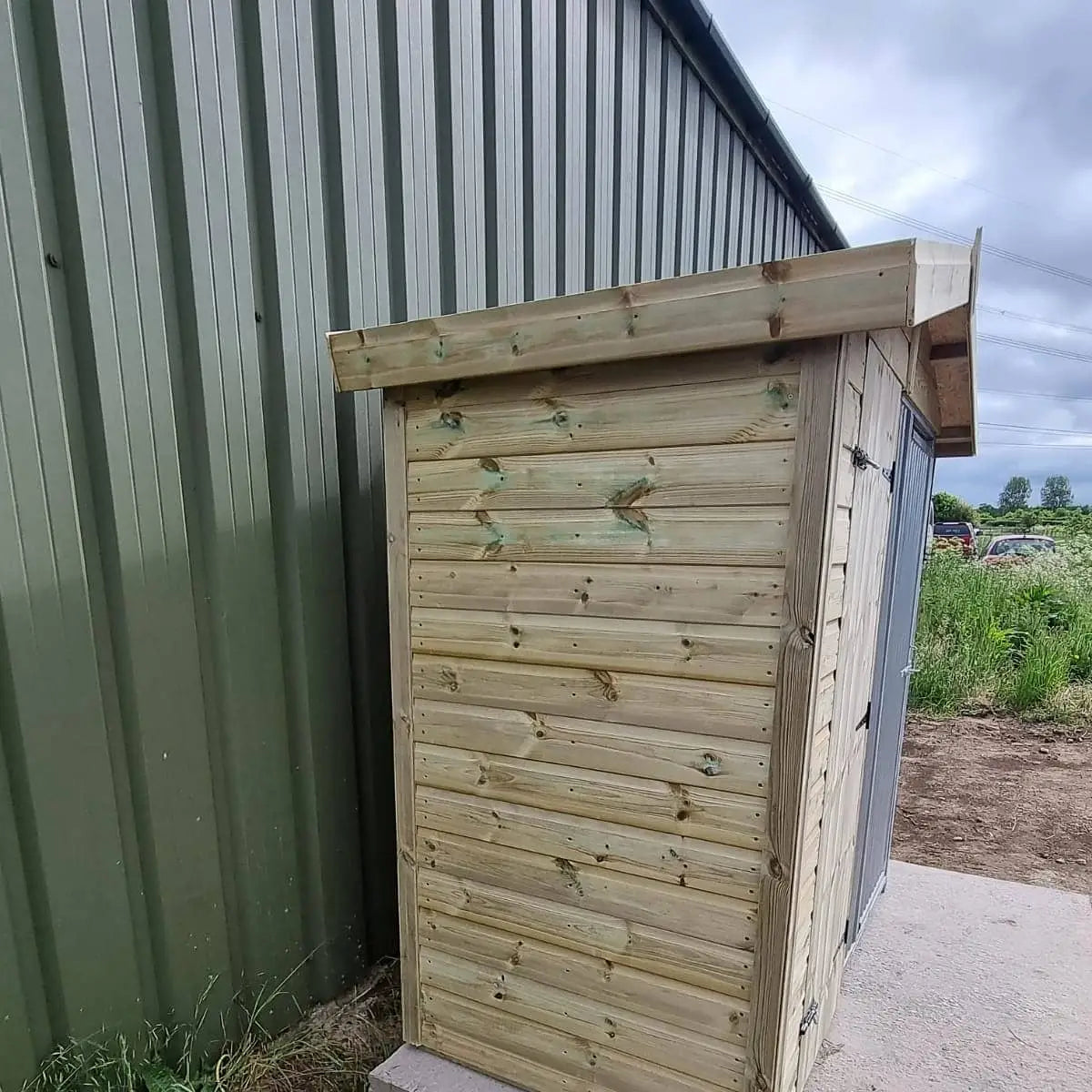 8 X 4ft Single Dog Kennel | Installation Included