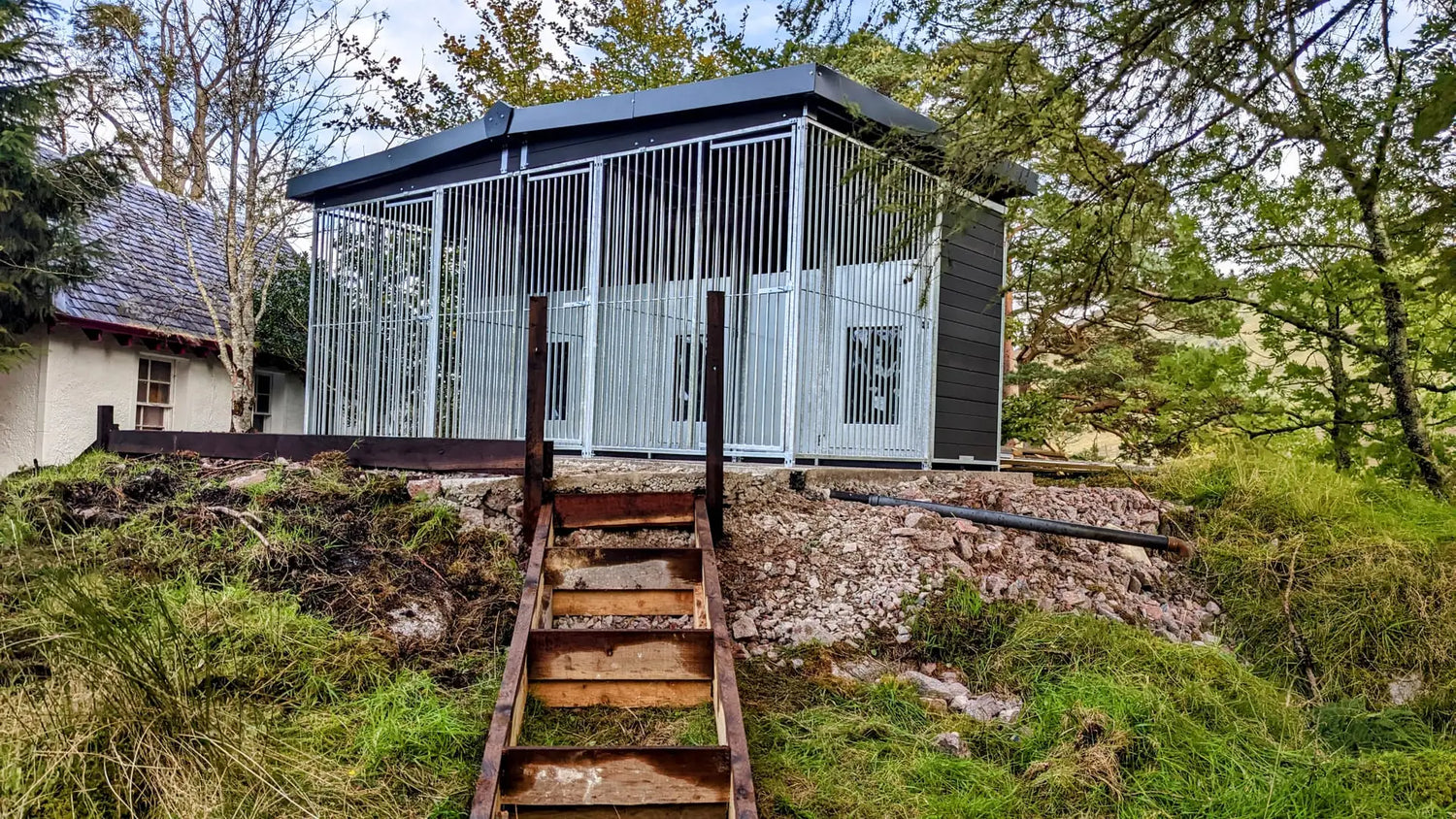 16 X 10 ft Four Bay Eco Thermal Plastic Dog Kennel