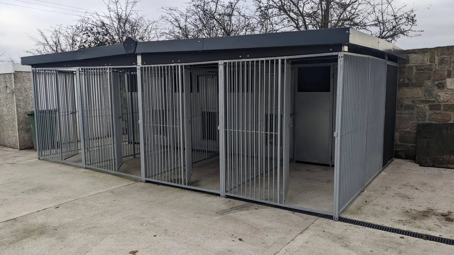 16 X 12 ft Four Bay Eco Thermal Plastic Dog Kennel