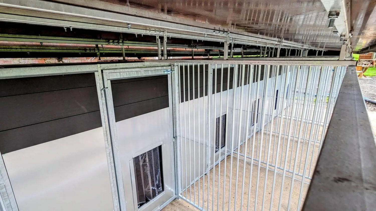 25 X 10 ft Five Bay Eco Thermal Plastic Dog Kennel