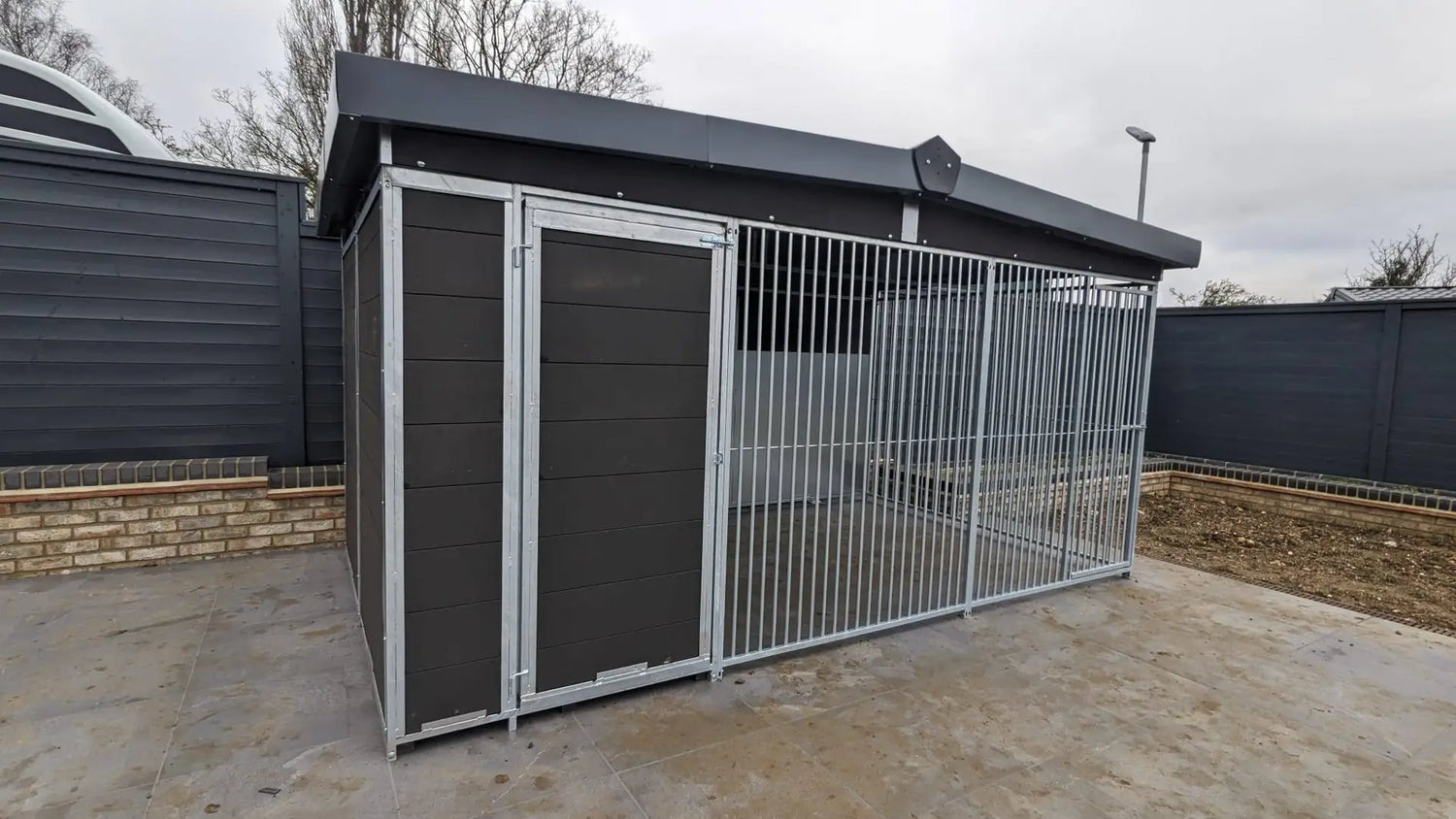 10 X 6.5 ft Single Eco Thermal Plastic Dog Kennel