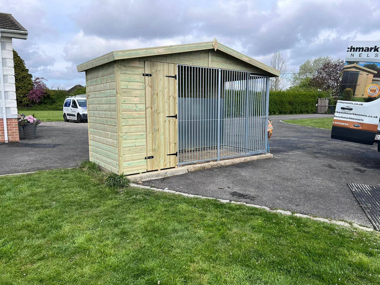 10 X 4 ft Single Dog Kennel | Installation Included